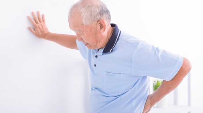 Back pain more likely to affect older people with money problems, research finds